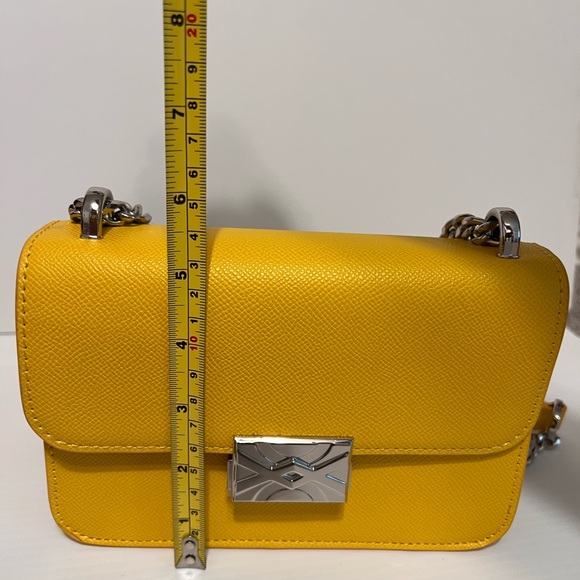 United Colors Of Benetton Yellow Crossbody Bag with Chain Strap - Picture 10 of 13